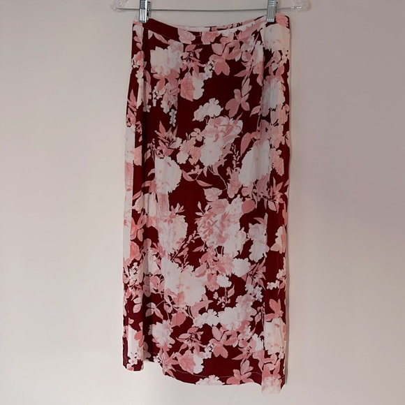 🎈3/$25🎈NWOT Chelsea 28 Floral Midi Skirt - Picture 4 of 5